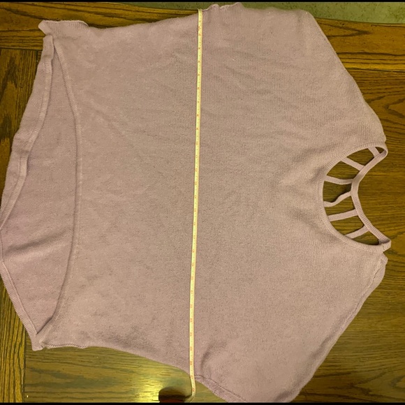 Nice Blouse-Sweater. - Picture 5 of 6